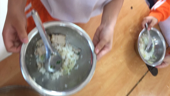 Hình ảnh được học sinh ghi lại ở trường Tiểu học Nam Trung Yên. Ảnh: Phụ huynh cung cấp.