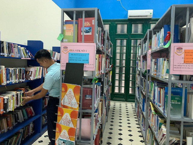 Nhiều học sinh còn thờ ơ với thư viện vì không có thói quen đọc sách. Ảnh mang tính minh họa