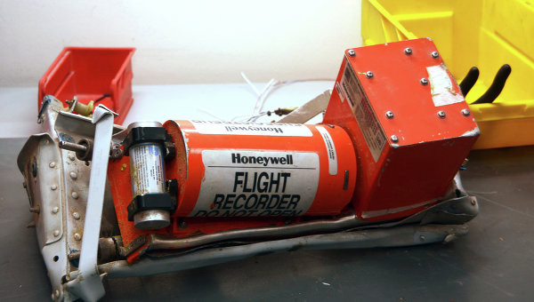 Một hộp đen chiếc máy bay A-321, số hiệu 7K-9268 của Nga gặp nạn ở Ai Cập. Ảnh: Bộ Tình trạng khẩn cấp Nga 