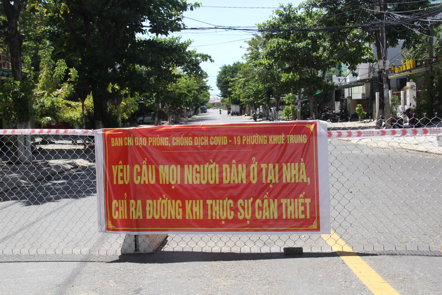 Đà Nẵng kéo dài thêm 3 ngày 'ai ở đâu thì ở đó', shipper được phép hoạt động