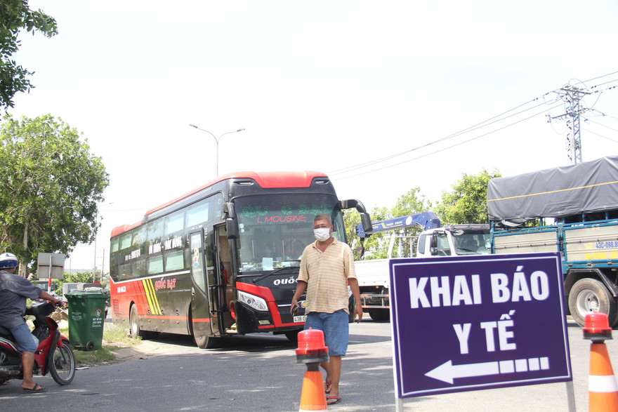 Người dân Đà Nẵng ra khỏi thành phố chỉ cần liên hệ với chính quyền nơi đến