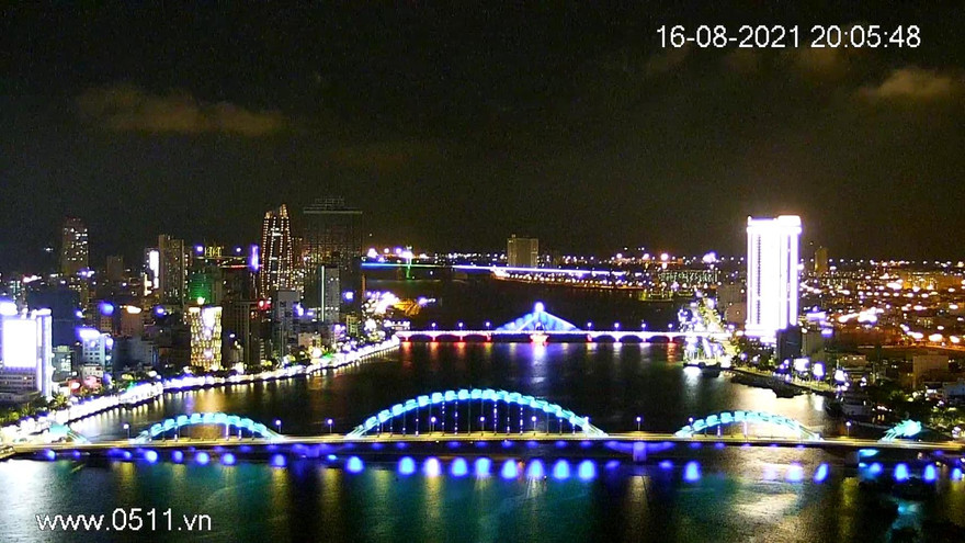 Đêm đầu tiên Đà Nẵng 'ai ở đâu ở yên đó' qua 'mắt thần' của thành phố