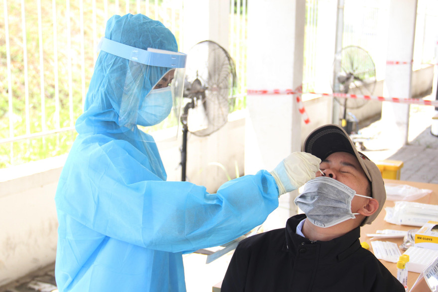 Đà Nẵng cách ly 21 ngày, xét nghiệm 4 lần người về từ ổ dịch