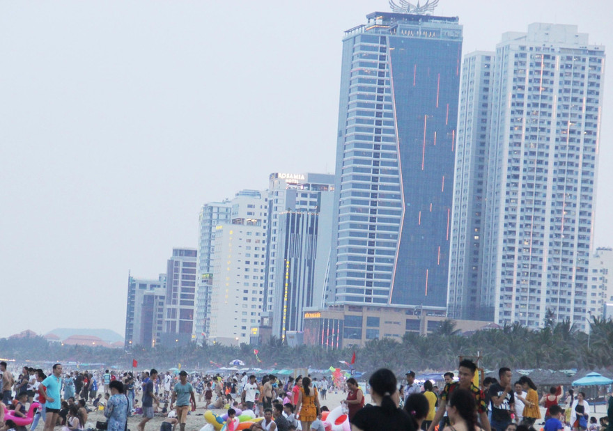 Khách sạn ven biển Đà Nẵng đã kín phòng hơn 75% dịp Lễ 30/4 - 01/5 