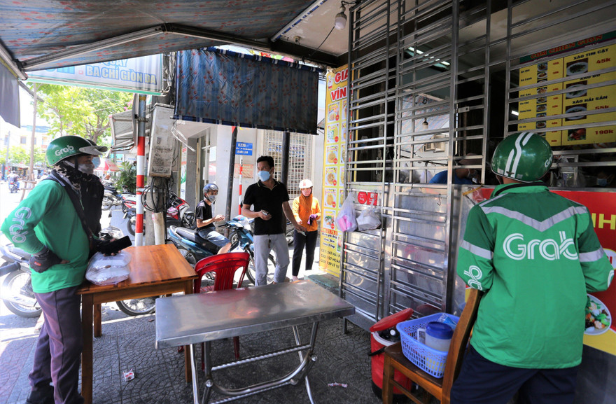 Đà Nẵng thêm 167 ca mắc COVID-19, xem xét cho shipper hoạt động lại