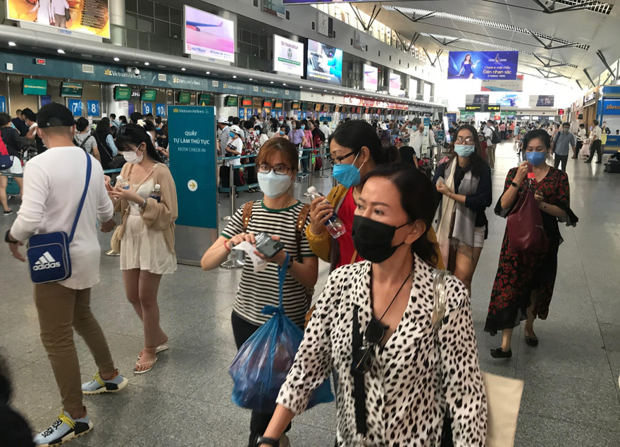 Hai vợ chồng giáo viên dạy tiếng Trung Quốc dương tính với SARS-CoV-2