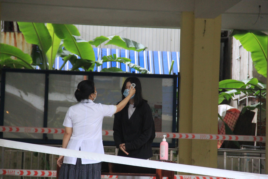 Đà Nẵng: Đến trường hai ngày, nhiều lớp lại học online vì giáo viên nhiễm COVID-19