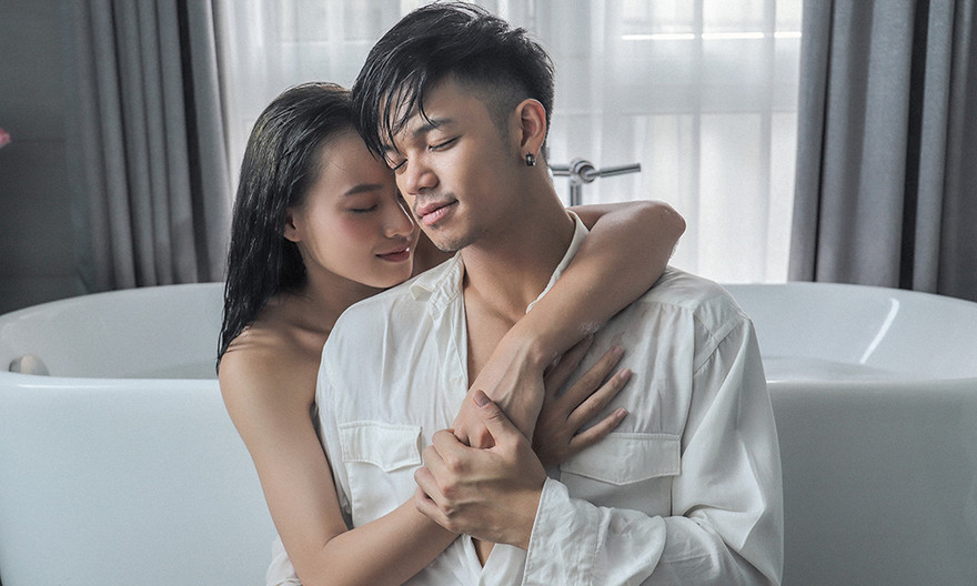 Trọng Hiếu kể chuyện tình của bố mẹ thời mới sang Đức trong MV mới mang tựa đề "Yêu là...".