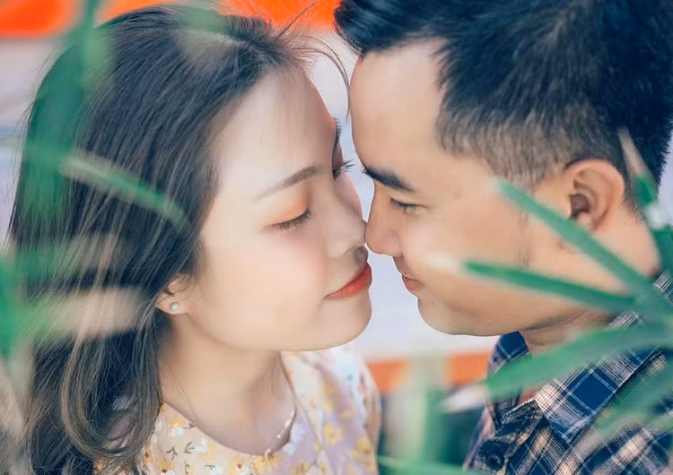 Khoa đã chọn ở lại bên Như, cùng cô chống chọi bệnh tật. Ảnh: Nhân vật cung cấp.