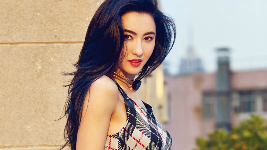 Trương Bá Chi: Scandal ảnh nóng, bị phụ bạc, bình yên bên đại gia U70