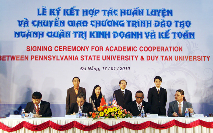ĐH Duy Tân ký kết với ĐH Bang Pennsylvania để tiếp nhận và tham khảo các Chương trình Tiên tiến