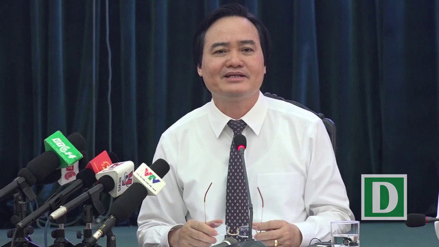 Bộ trưởng Phùng Xuân Nhạ