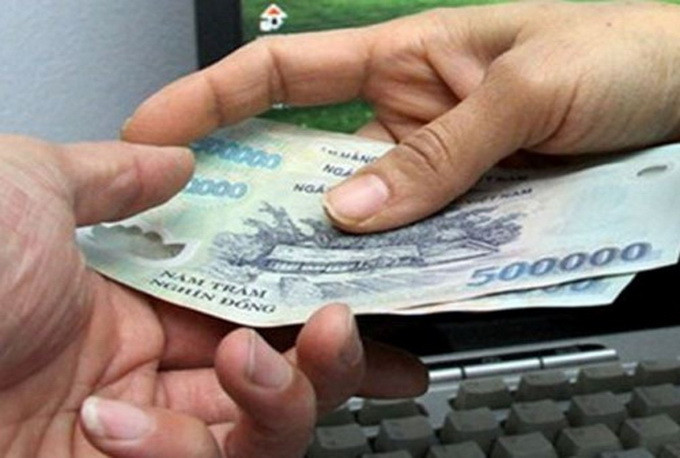 Dùng clip nhạy cảm để tống tiền bạn gái