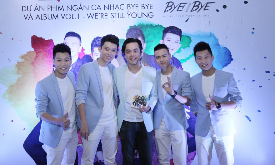 Nhóm Oplus và nhạc sĩ, nhà sản xuất Dương Khắc Linh.