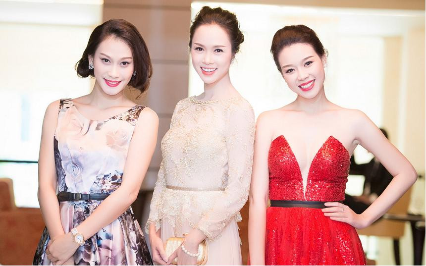 Ngọc Anh, Trương Tùng Lan đọ váy áo gợi cảm.