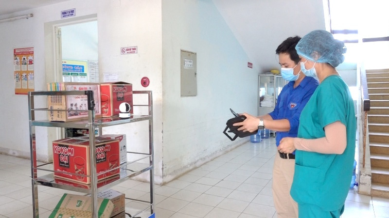 'Robot vận chuyển' phục vụ bệnh nhân trong khu cách ly
