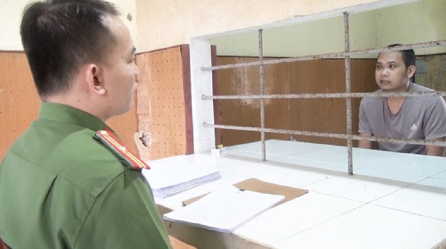 Một trong 5 đối tượng tại cơ quan công an. Ảnh: Công an cung cấp
