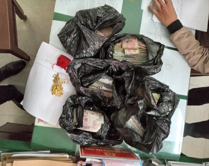 Số tài sản mà Hải trộm cắp từ nhà bà L. Ảnh: Công an cung cấp.