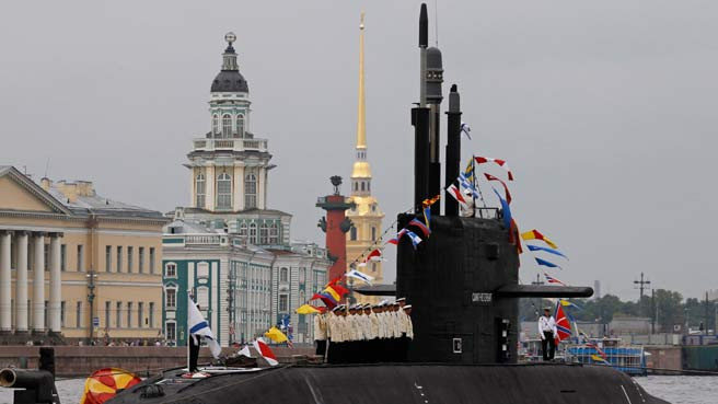 Trung Quốc đẩy nhanh đóng tàu ngầm, Ấn Độ theo hụt hơi