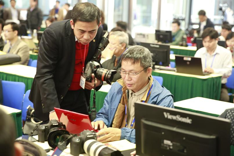 Nhiều cơ quan báo chí nước ngoài tác nghiệp tại Đại hội Đảng