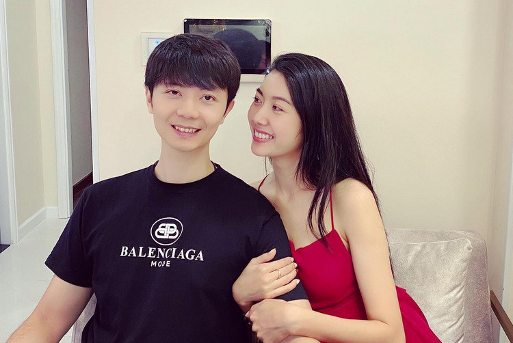 Á hậu Thuý Vân hạnh phúc bên bạn trai.