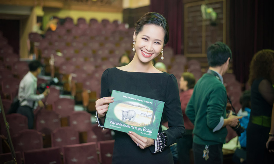 Mới đây, Dương Thùy Linh tham gia làm MC cho chương trình phát động phong trào bảo vệ tê giác và động vật hoang dã.
