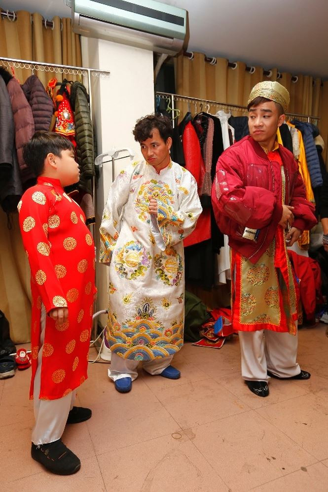  Xuân Bắc và cậu con trai Bi Béo-Một nhân vật đặc biệt trong chương trình, góp phần làm nổi bật chủ đề về nhân sự, chạy chức chạy quyền. Ảnh: Nhật Minh