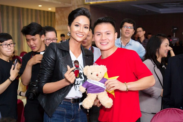 HH H’hen Niê tiết lộ điểm tương đồng với đội trưởng U23 Việt Nam