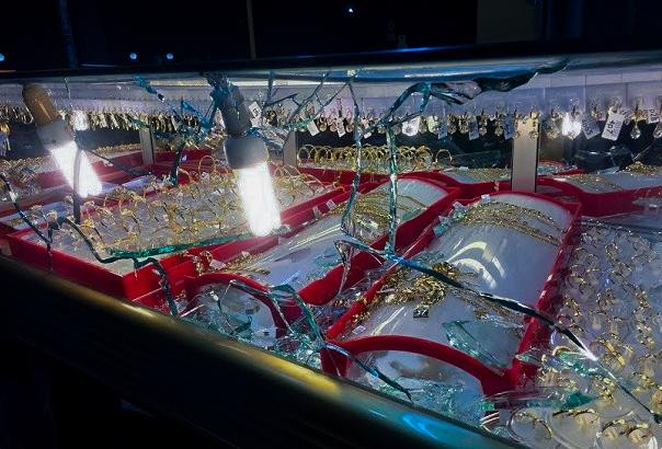 Tạm giữ nghi phạm trộm 300 lượng vàng. Ảnh minh họa