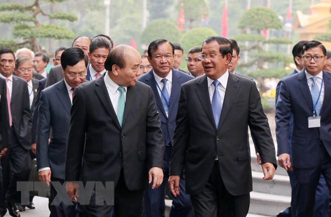 Trong khuôn khổ chuyến thăm, Thủ tướng Hun Sen đã hội đàm với Thủ tướng Nguyễn Xuân Phúc; chào xã giao Tổng Bí thư, Chủ tịch nước Nguyễn Phú Trọng; hội kiến Chủ tịch Quốc hội Nguyễn Thị Kim Ngân; gặp gỡ Đoàn đại biểu Hội hữu nghị Việt Nam-Campuchia; dự Di