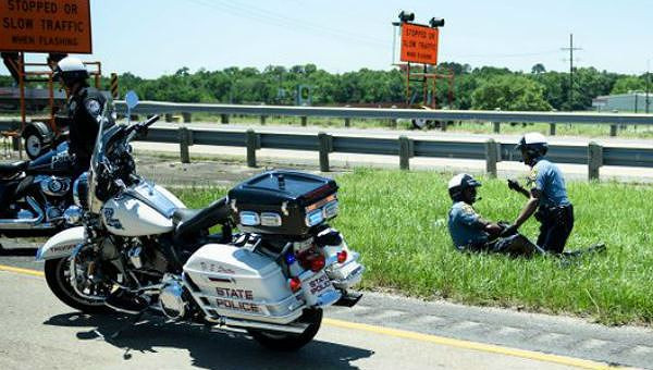 Các viên cảnh sát không bị thương tích nghiêm trọng