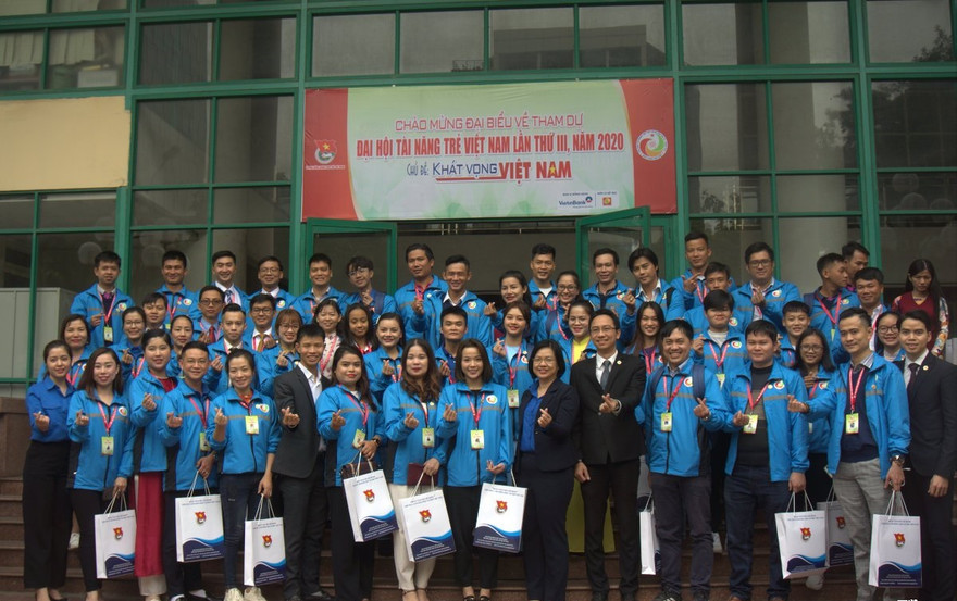 Các đại biểu tham dự diễn đàn