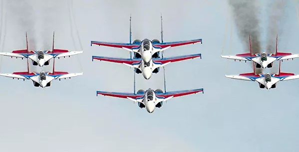 Trình diễn trên không kỷ niệm Ngày Chiến thắng bất ngờ bị hủy bỏ ở một số nơi