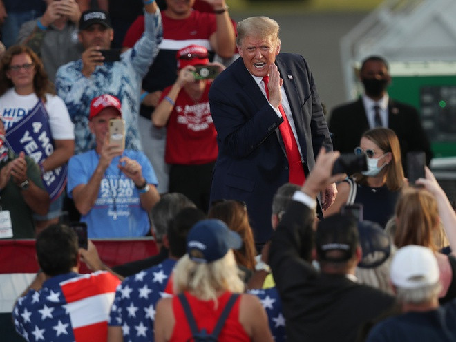 Tổng thống Trump gặp cử tri tại bang Georgia ngày 16/10. Ảnh: Getty.