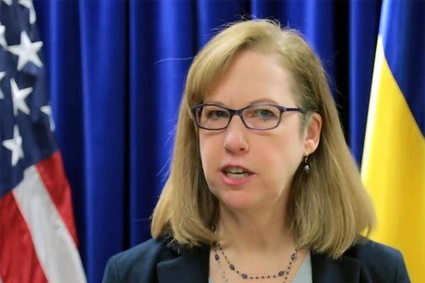 Quyền Đại sứ Mỹ tại Ukraine Kristina Kvien