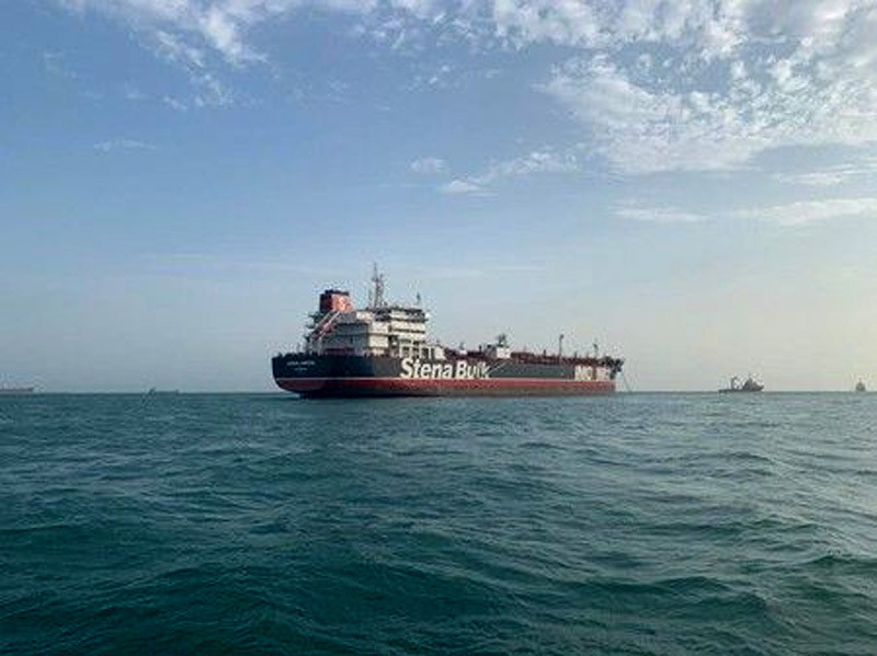 Tàu dầu Anh Stena Impero đang neo ở cảng Bandar Abbas của Iran. Ảnh: Reuters