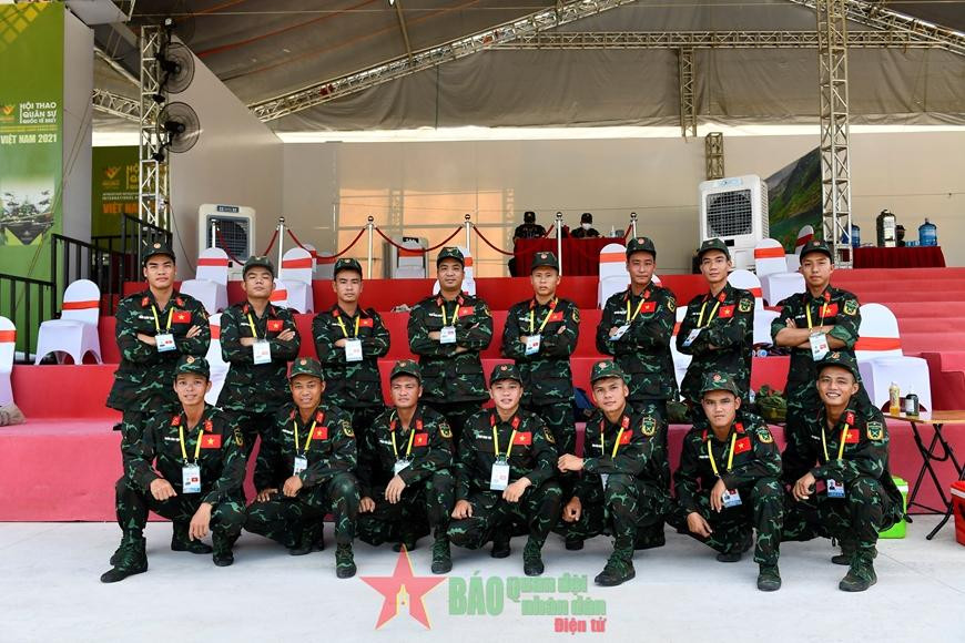 Đội tuyển QDND Việt Nam tham gia nội dung 'Vùng tai nạn'. Ảnh: Báo Quân đội nhân dân