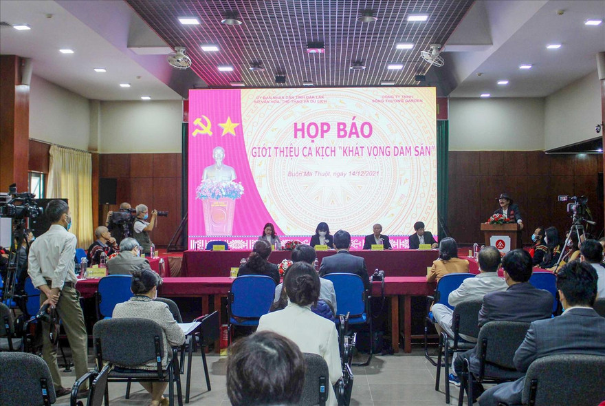 Quang cảnh buổi họp báo