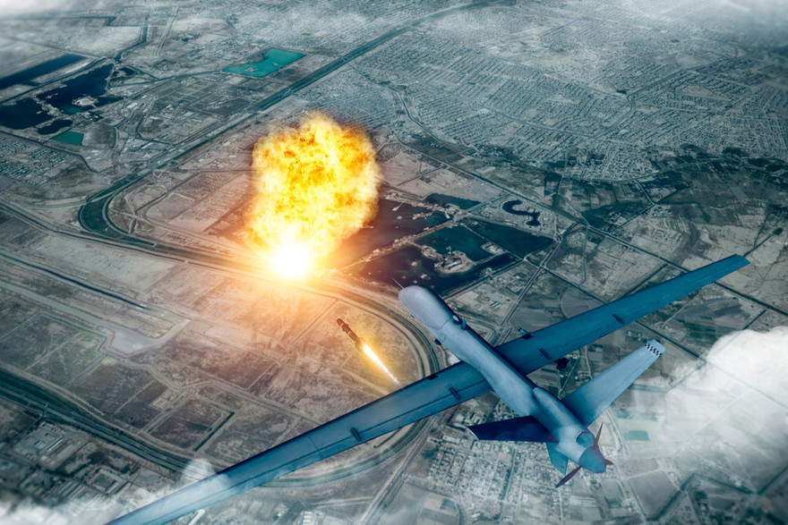 Ảnh minh họa máy bay không người lái phóng tên lửa nhằm vào mục tiêu mặt đất. Nguồn: Business Live Middle East