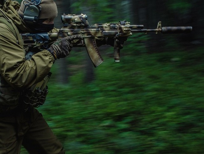 Đặc công Nga nhận 700 khẩu súng trường tấn công AK-12