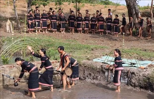 Lễ cúng Giọt nước của người Jrai ở Tây Nguyên. Ảnh: Hồng Điệp - TTXVN