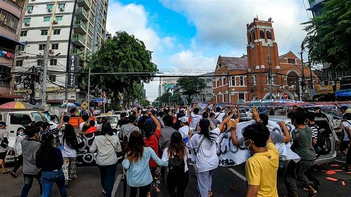 Biểu tình tiếp diễn ở Myanmar sau thời gian chìm xuống. Ảnh: Nikkei Asia