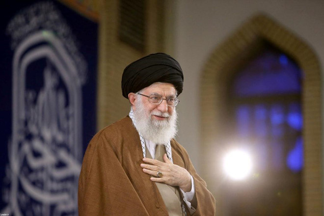 Lệnh trừng phạt mới của Mỹ nhằm ngăn lãnh tụ tối cao Khamenei tiếp cận các nguồn tài chính. Ảnh: Reuters 