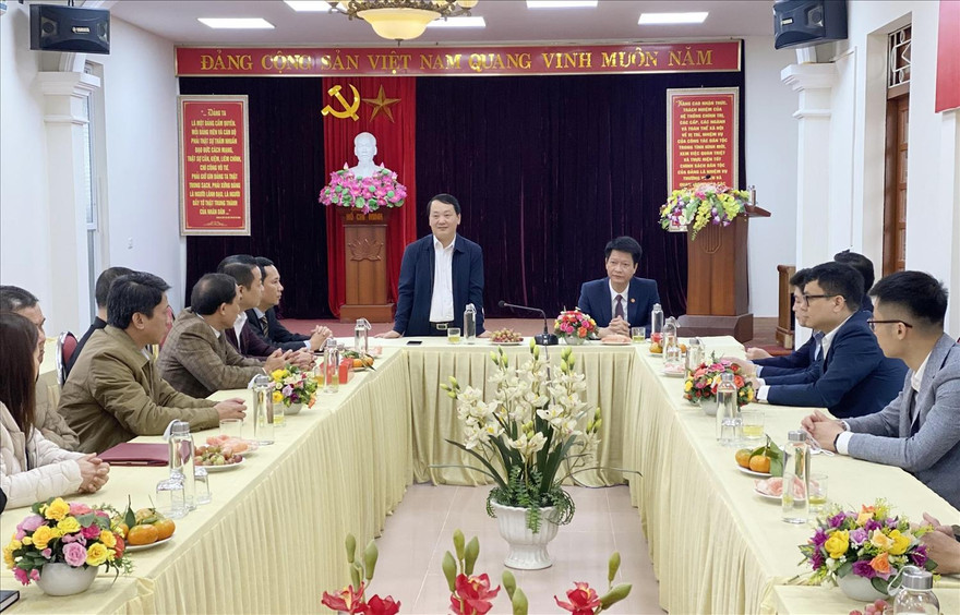 Bộ trưởng, Chủ nhiệm Ủy ban Dân tộc Hầu A Lềnh phát biểu tại buổi làm việc