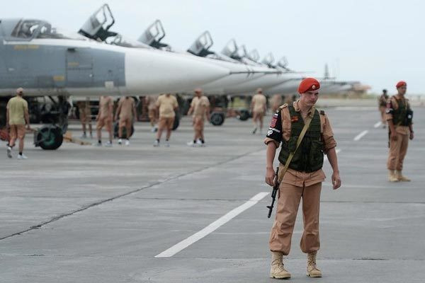 Các binh sĩ Nga tại căn cứ không quân Khmeimim ở Syria. Ảnh: Reuters