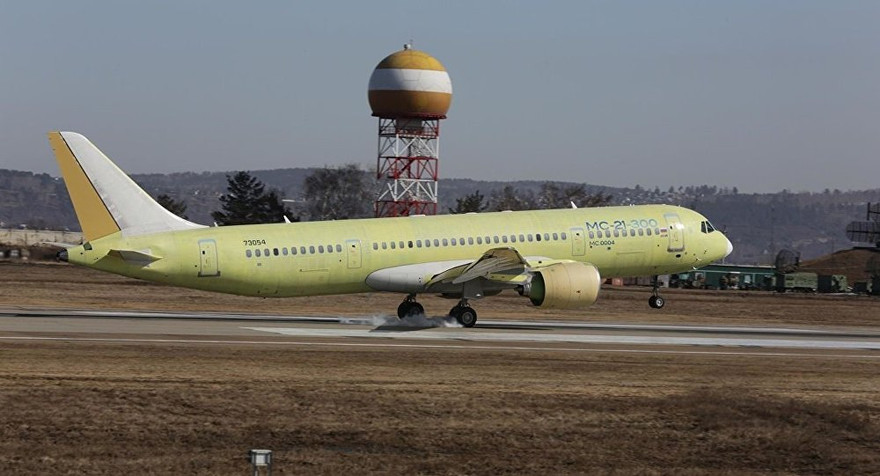 Nguyên mẫu thứ ba của MC-21 cất cánh