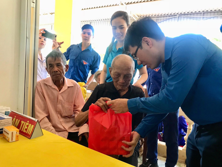 Hành trình tình nguyện đem niềm vui đến cho người dân Hà Tĩnh