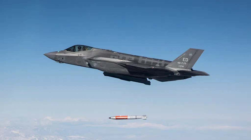 Tận thấy tiêm kích F-35 thả bom hạt nhân có tốc độ siêu thanh 