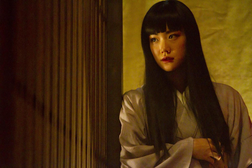 Hôn nhân gây xôn xao của bảo bối nhan sắc Nhật Bản