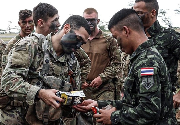 Binh sỹ Quân đội Hoàng gia Thái Lan và binh sỹ Quân đội Mỹ trong cuộc tập trận Lightning Forge ở Hawaii ngày 12/7 (Nguồn: stripes.com)